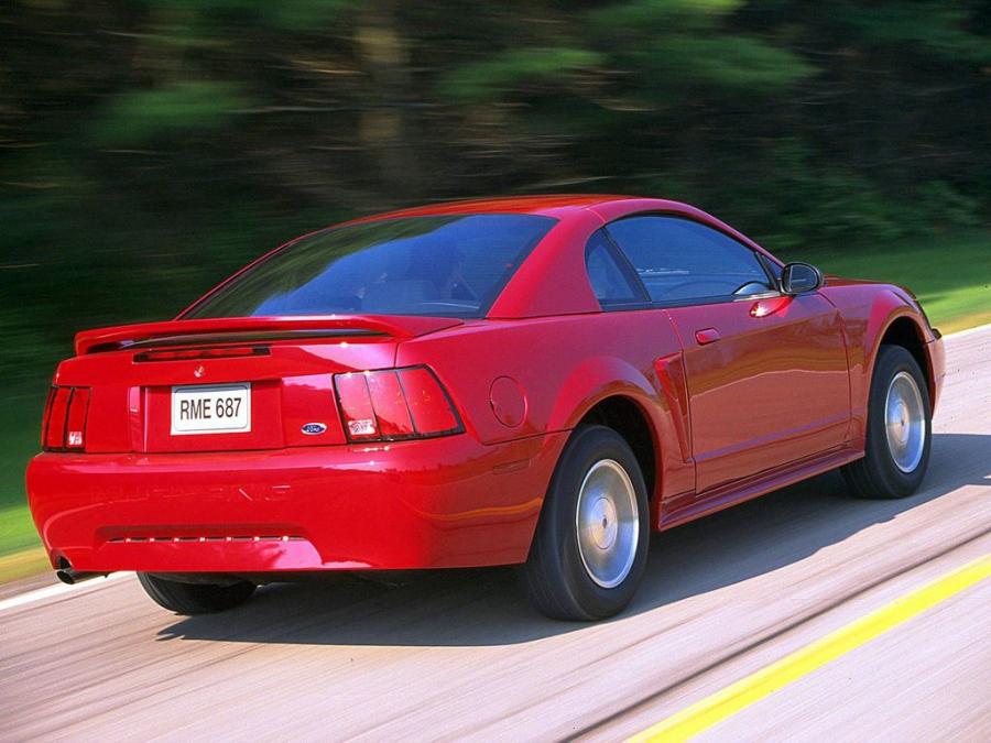  Ford Mustang GT Coupe 1999 года  (фото 4 из 10)